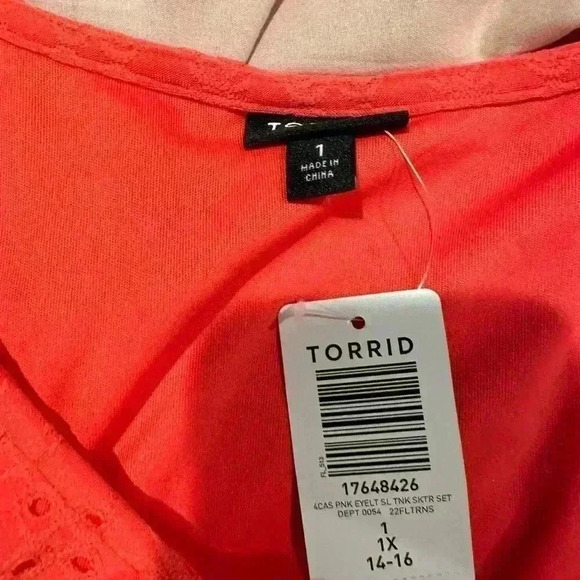 NWT Torrid Eyelet Crop Top and Skirt Two Piece Set - Picture 4 of 7